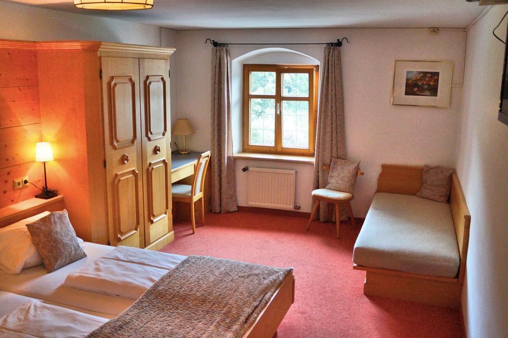 Gasthof Zum Schupfen Hotel Инсбрук Екстериор снимка
