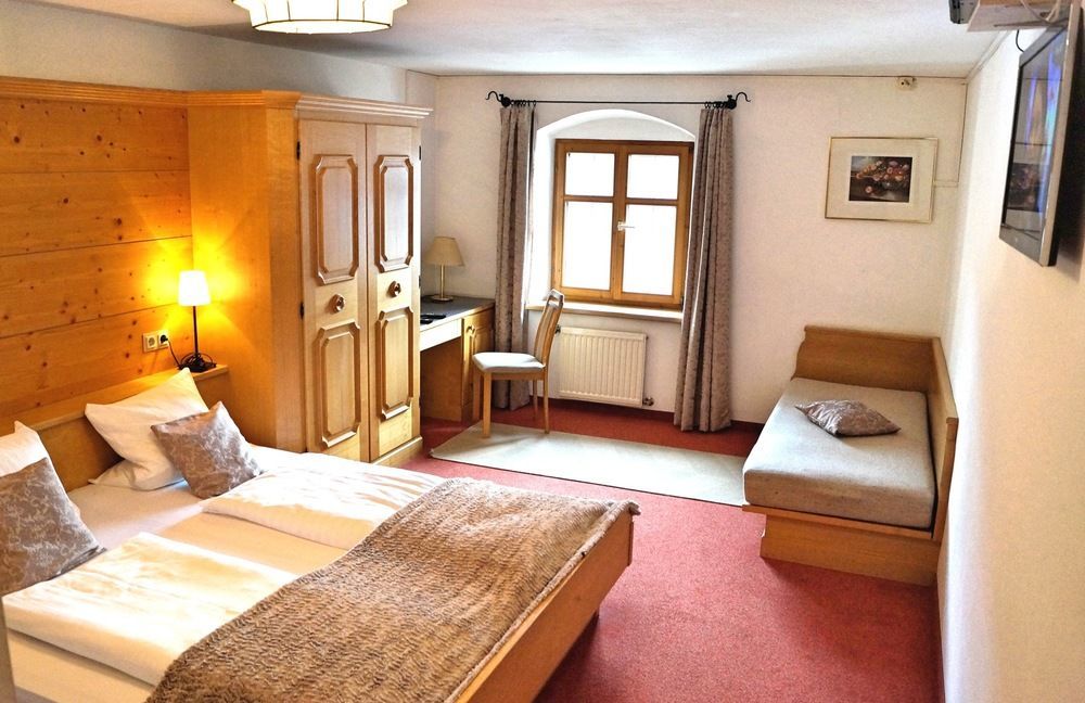 Gasthof Zum Schupfen Hotel Инсбрук Екстериор снимка