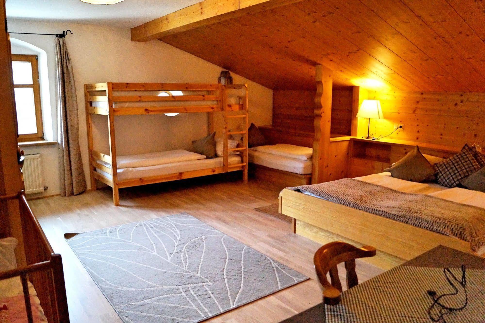 Gasthof Zum Schupfen Hotel Инсбрук Екстериор снимка